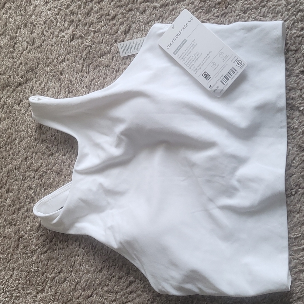 Athleta Conscious Crop